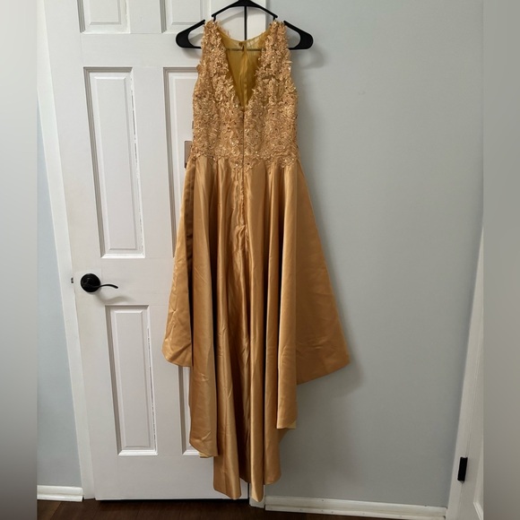 Gold Sleeveless Dress - Picture 2 of 7